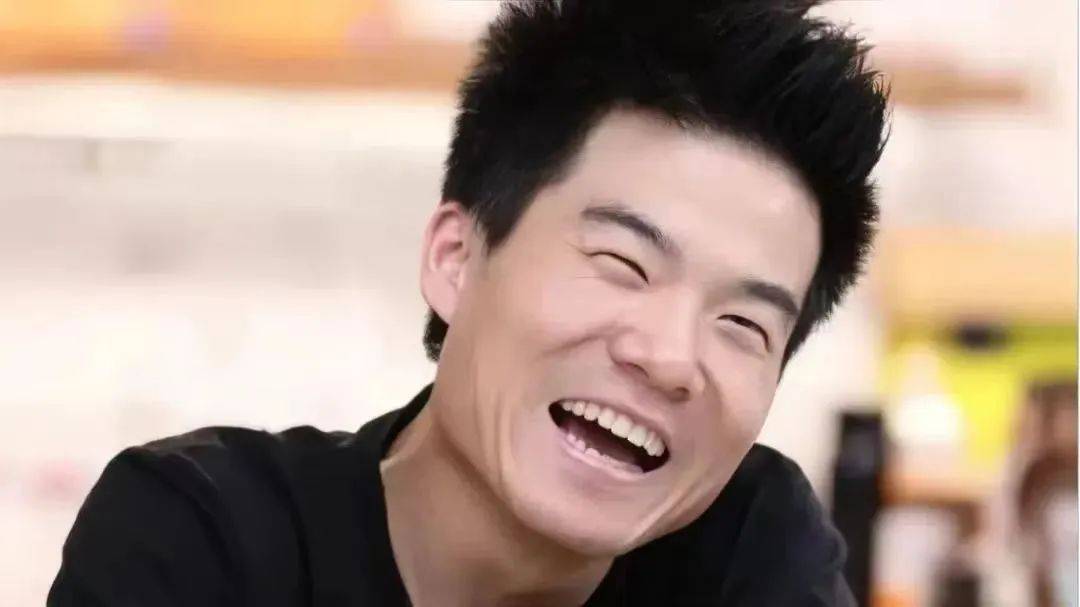 董宇辉：蒸裂开的包子<strong></p>
<p>摇虚拟币</strong>，露馅了