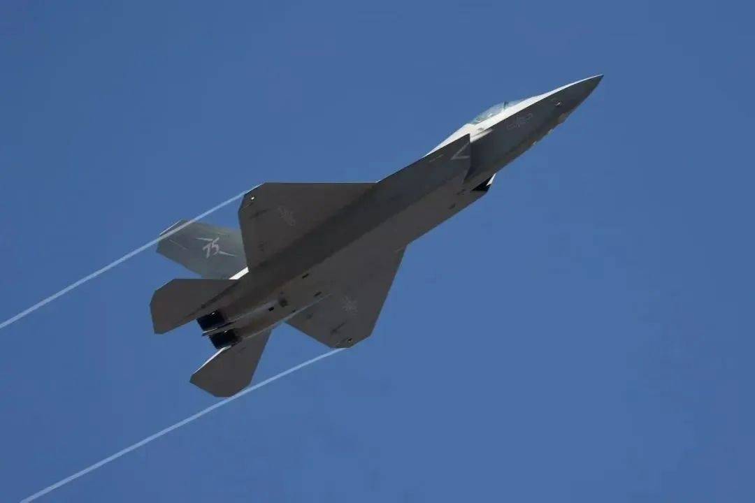 人民空军“三剑客”将升级为“四剑客”<strong></p>
<p>虚拟币N7</strong>！歼-35A试验试飞过程公开：动则灵、静则稳