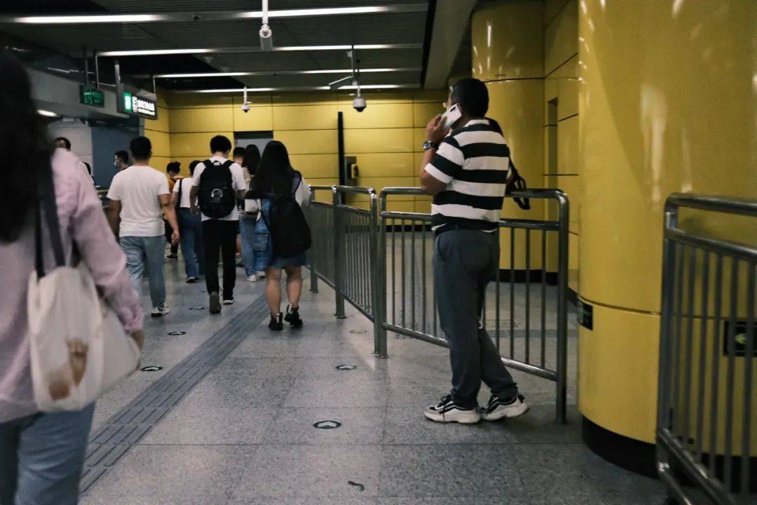 “地铁换乘路线比我的命还长”<strong></p>
<p>交城虚拟币</strong>，大城市通勤很难不被它逼疯