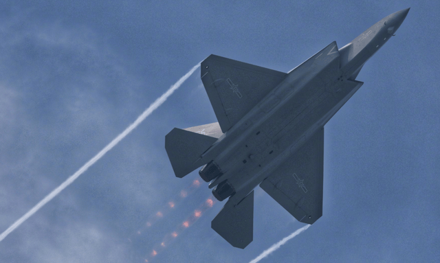 歼35一言不合开加力！拉出漂亮马赫环垂直爬升<strong></p>
<p>交城虚拟币</strong>，为何不如苏57精彩