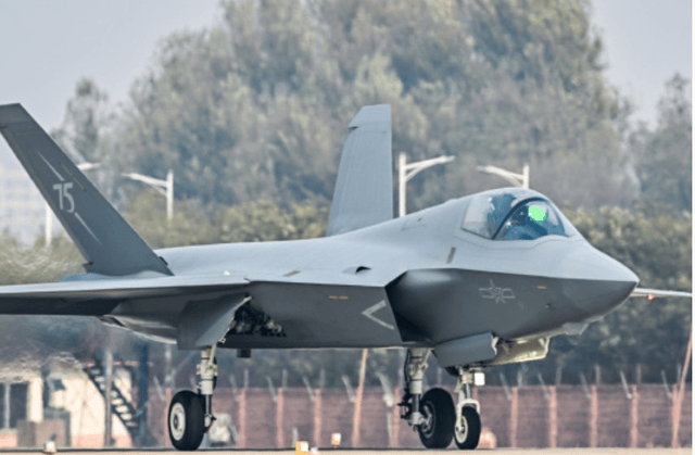 歼35一言不合开加力！拉出漂亮马赫环垂直爬升<strong></p>
<p>交城虚拟币</strong>，为何不如苏57精彩