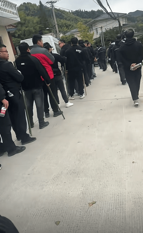 浙江诸暨重大刑案54岁徐一平在逃<strong></p>
<p>盐城虚拟币</strong>，警方悬赏3万追凶！村民：他杀妻并碎尸