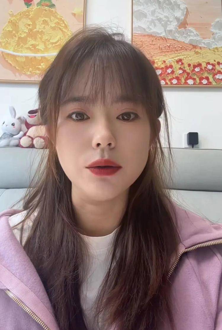 给学生戴“小蜜蜂”的老师:已离职