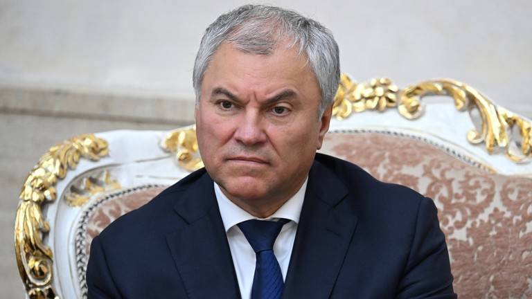 俄杜马主席：拜登行将就木<strong></p>
<p>盐城虚拟币</strong>，现在想把全世界一起“带走”