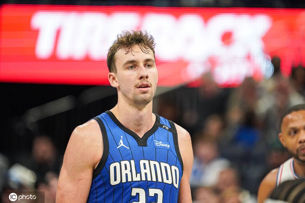 上周最佳球员:瓦格纳首获殊荣 福克斯背靠背轰109分