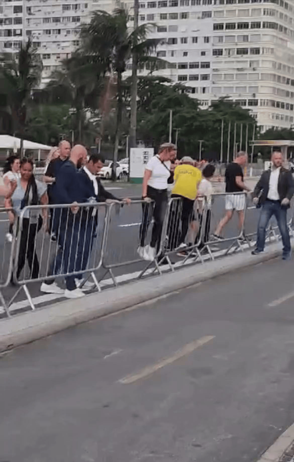 俄媒：扎哈罗娃发布视频<strong></p>
<p>虚拟币蓝线</strong>，显示“身着运动服的冯德莱恩在G20峰会期间翻越围栏”