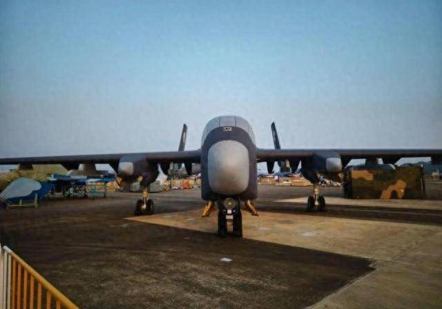 真正的航母杀手!全天候饱和式打击<strong></p>
<p>虚拟币蓝线</strong>,解放军的“硬货”藏不住了