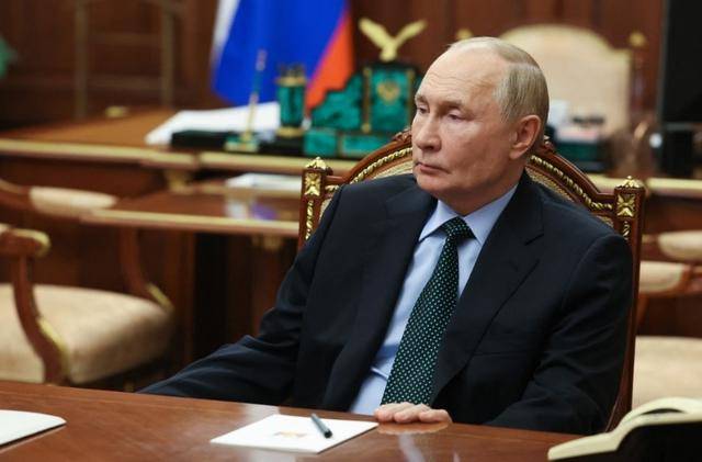 普京刚批准核学说<strong></p>
<p>虚拟币蓝线</strong>,本土就遭美制导弹袭击,战术核武器已在弦上?