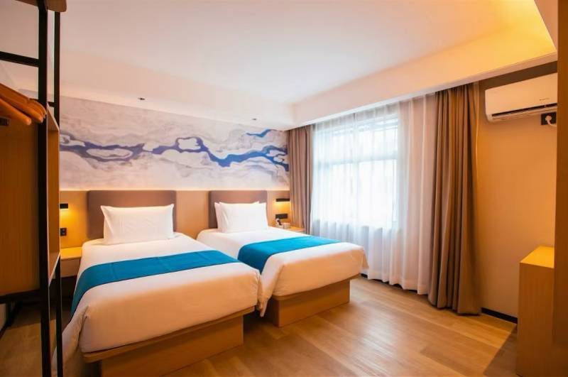 情侣自曝凌晨在深圳一酒店遭两男子刷卡闯进<strong></p>
<p>比原虚拟币</strong>!店家称警方介入