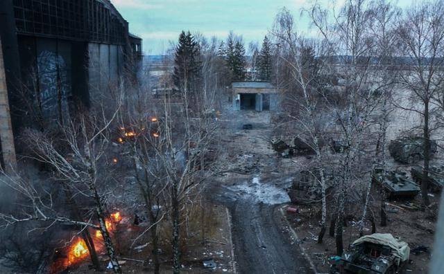 凌晨5点！基辅爆发一声巨响<strong></p>
<p>虚拟币建群</strong>，泽连斯基紧闭双眼，该来的还是来了