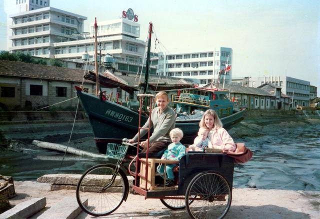 定居中国的美国教授潘维廉:中国远远领先<strong></p>
<p>虚拟币建群</strong>,每次出国都感觉回到20年前