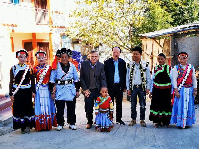 定居中国的美国教授潘维廉:中国远远领先<strong></p>
<p>虚拟币建群</strong>,每次出国都感觉回到20年前