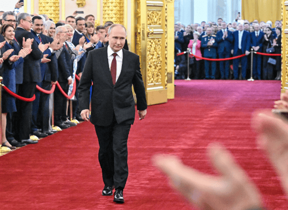 俄政坛大地震<strong></p>
<p>虚拟币建群</strong>，普京突然登机离国，拉着邻国达成重要合作！果然不简单