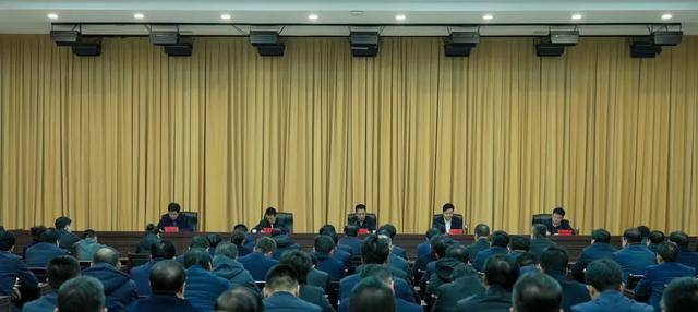 刘懿平任泾川县委书记