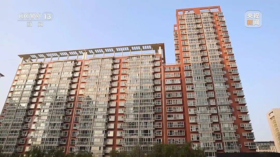 一电梯从11层冲顶到28层致7岁男孩全身骨折<strong></p>
<p>黑茶虚拟币</strong>，老旧电梯维修更新何解？