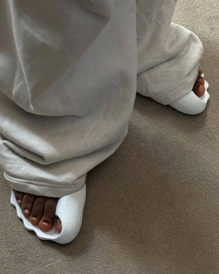 巴黎世家这鞋要卖1万多<strong></p>
<p>虚拟币会</strong>？网友看傻：确定不是鞋垫？