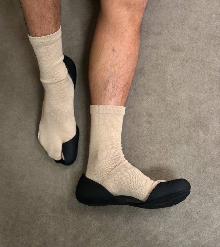 巴黎世家这鞋要卖1万多<strong></p>
<p>虚拟币会</strong>？网友看傻：确定不是鞋垫？