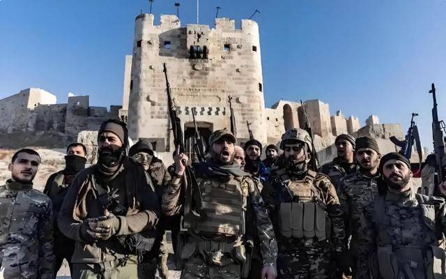 多国雇佣兵参战<strong></p>
<p>虚拟币会</strong>，叙军悍将出山，万人高呼参军，阿勒颇首战大捷