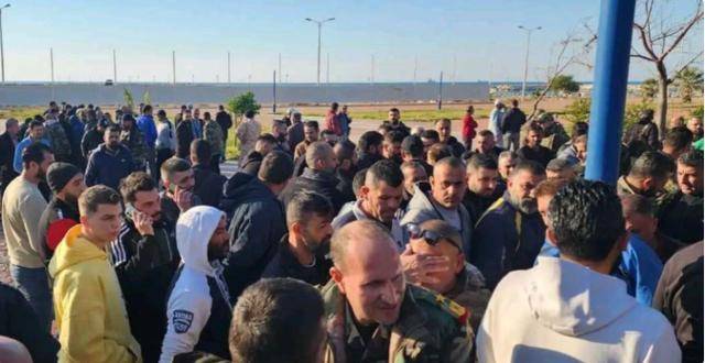 多国雇佣兵参战<strong></p>
<p>虚拟币会</strong>，叙军悍将出山，万人高呼参军，阿勒颇首战大捷