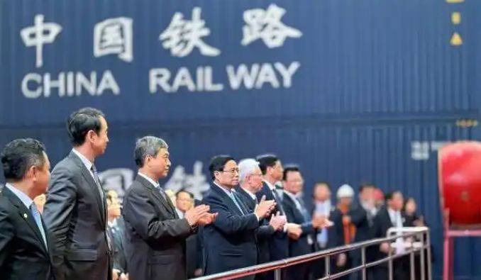 终于知道慌了<strong></p>
<p>雅视虚拟币</strong>,越南批准建南北铁路,再回头找中国,大门已关上了