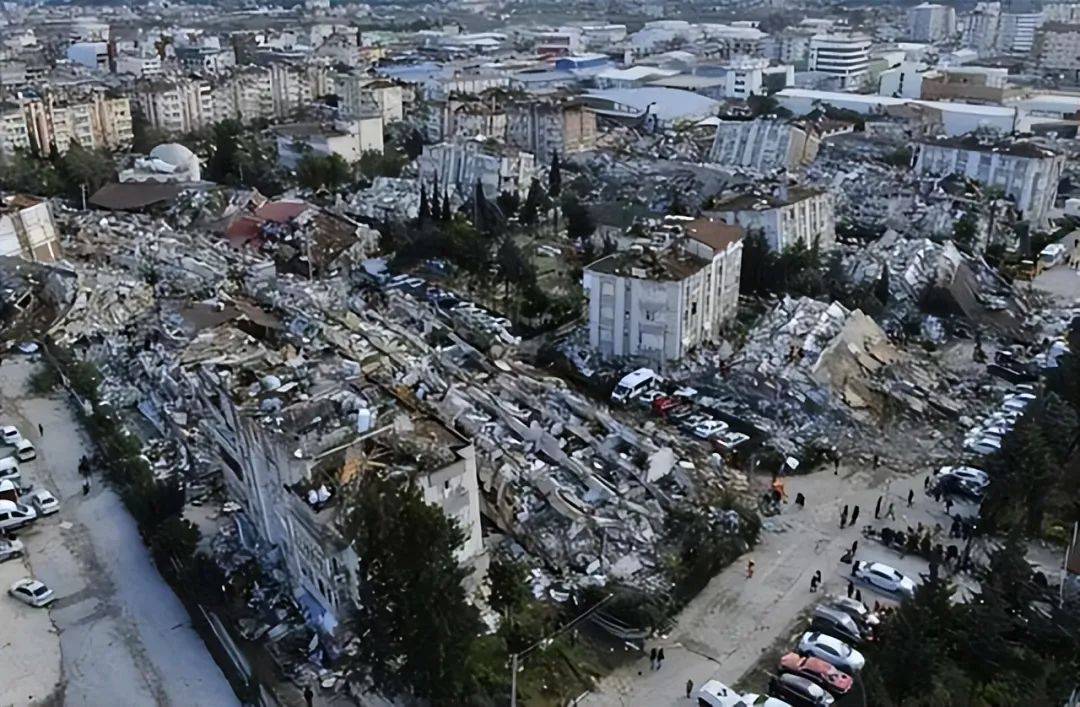 沉默24小时后<strong></p>
<p>善盾虚拟币</strong>,阿萨德终于发声,交出总统权力,叙利亚一夜变天