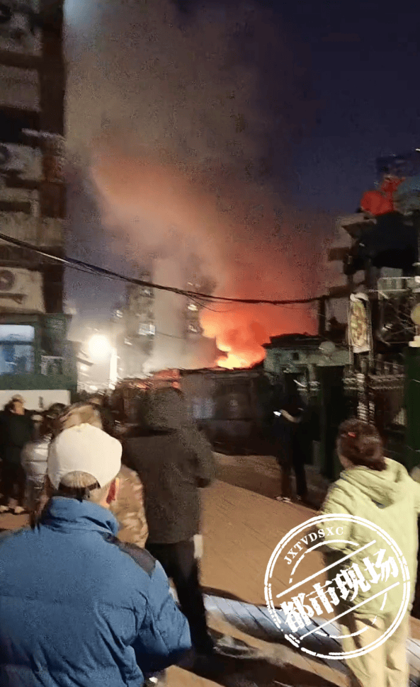 “我家楼都动了”<strong></p>
<p>善盾虚拟币</strong>,天津一小区突发火灾,当地消防深夜通报
