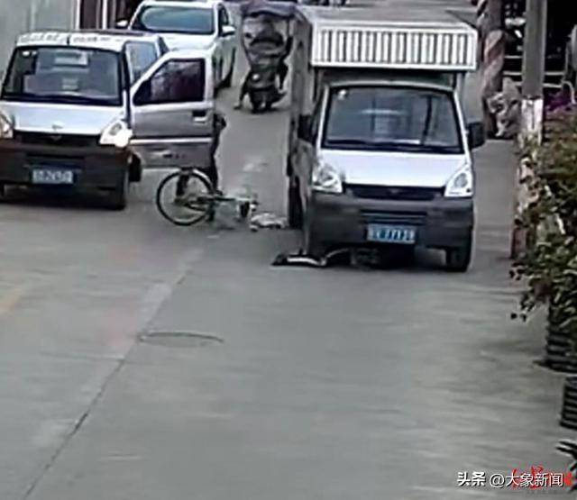 男孩骑单车遭遇“开门杀”<strong></p>
<p>善盾虚拟币</strong>,摔倒后又被小货车碾压 广东汕头有关部门:及时送医,无生命危险