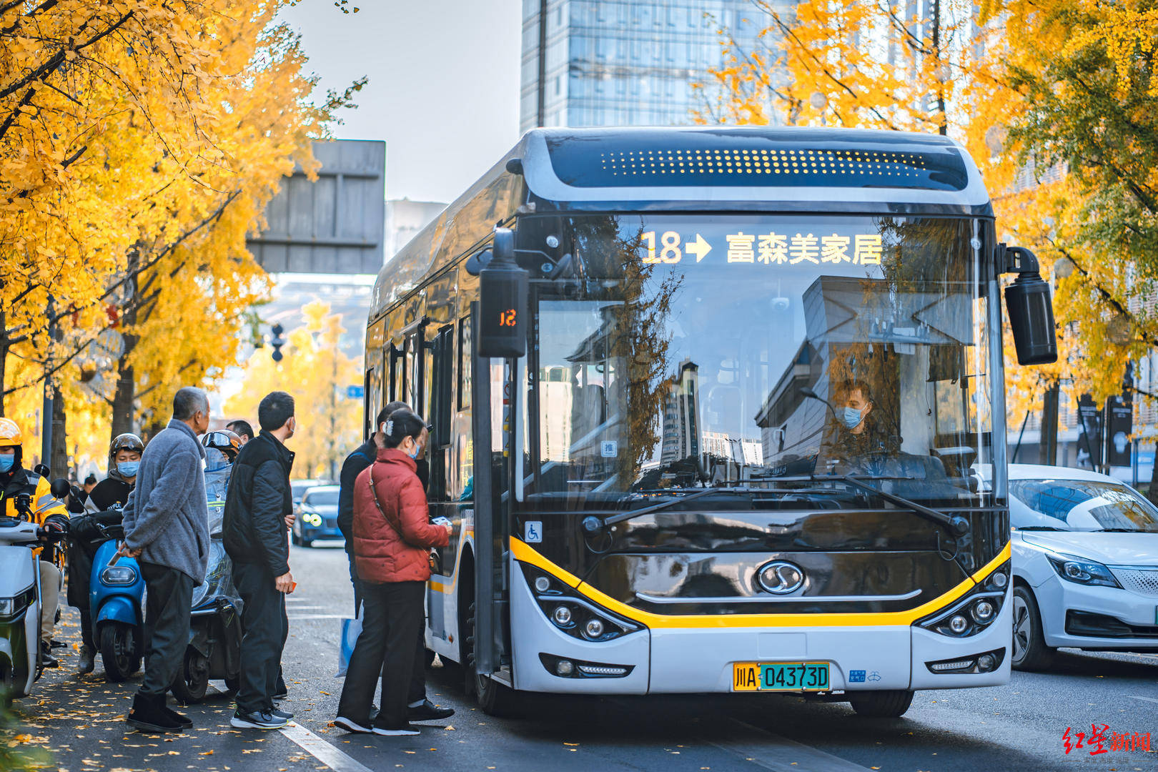 日均客流上涨近15%<strong></p>
<p>善盾虚拟币</strong>！成都坐公交的人为何多了→