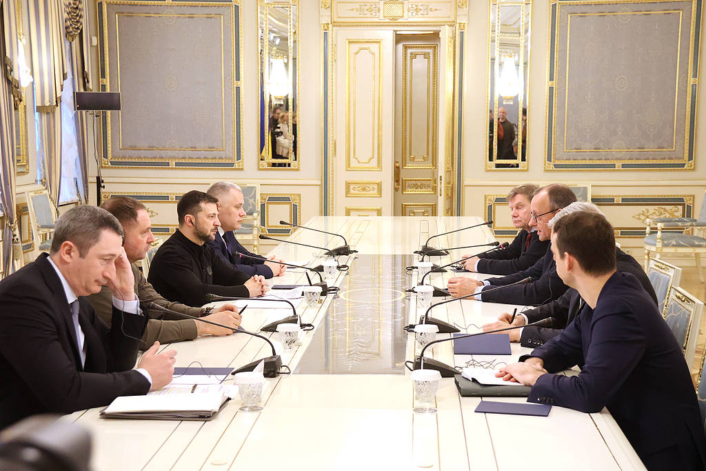 提出在乌部署外军<strong></p>
<p>善盾虚拟币</strong>，仍然希望加入北约，泽连斯基称“正寻找结束战争的外交方案”