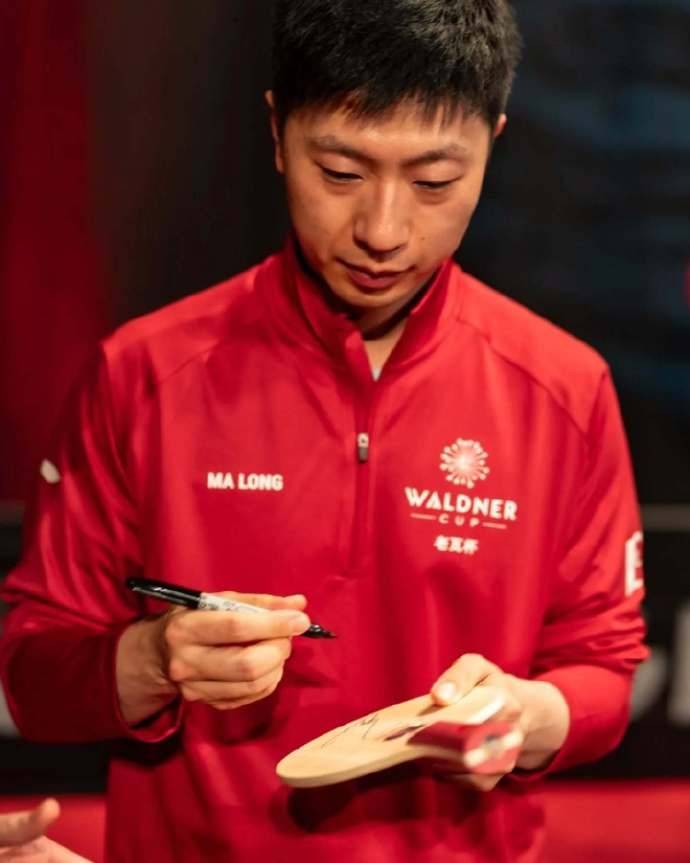 老瓦杯首日赛程公布<strong></p>
<p>虚拟币马克</strong>，马龙、陈梦分别对阵奥恰洛夫、迪亚兹，赛前发布会上马龙开怀大笑