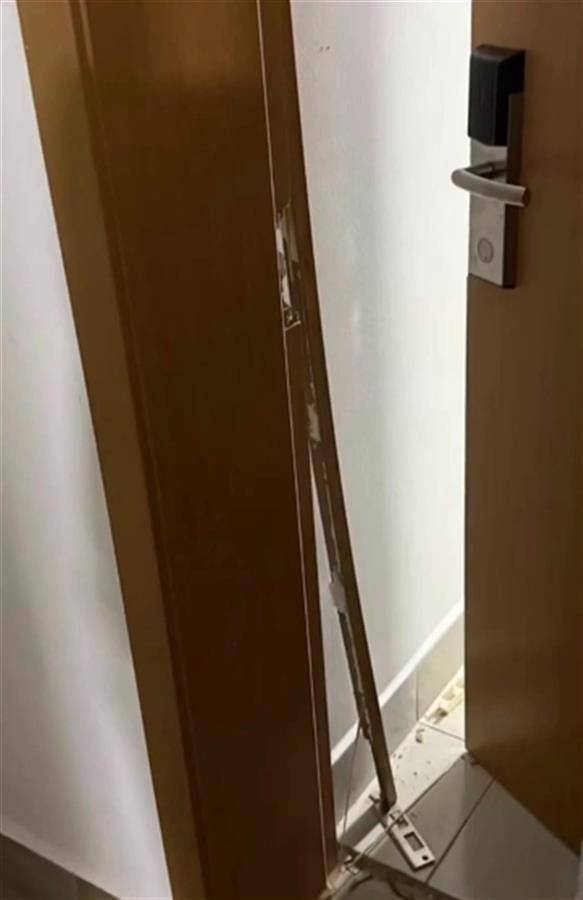 上海一高校男生晚上撞开女生寝室门<strong></p>
<p>虚拟币马克</strong>，校方：醉酒后走错了