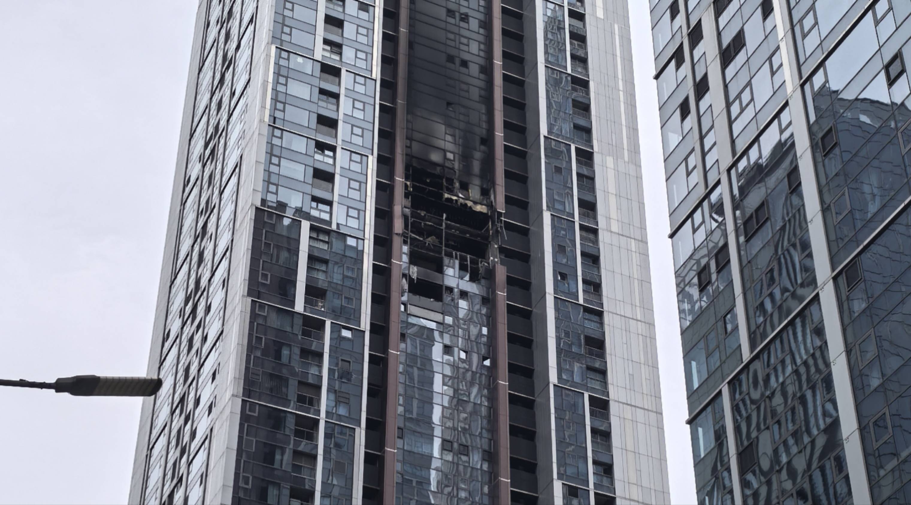 深圳悦府二期爆燃事故后续：赔偿事项尚待确认<strong></p>
<p>虚拟牛莱币</strong>，死者家属要求开具无责任证明书