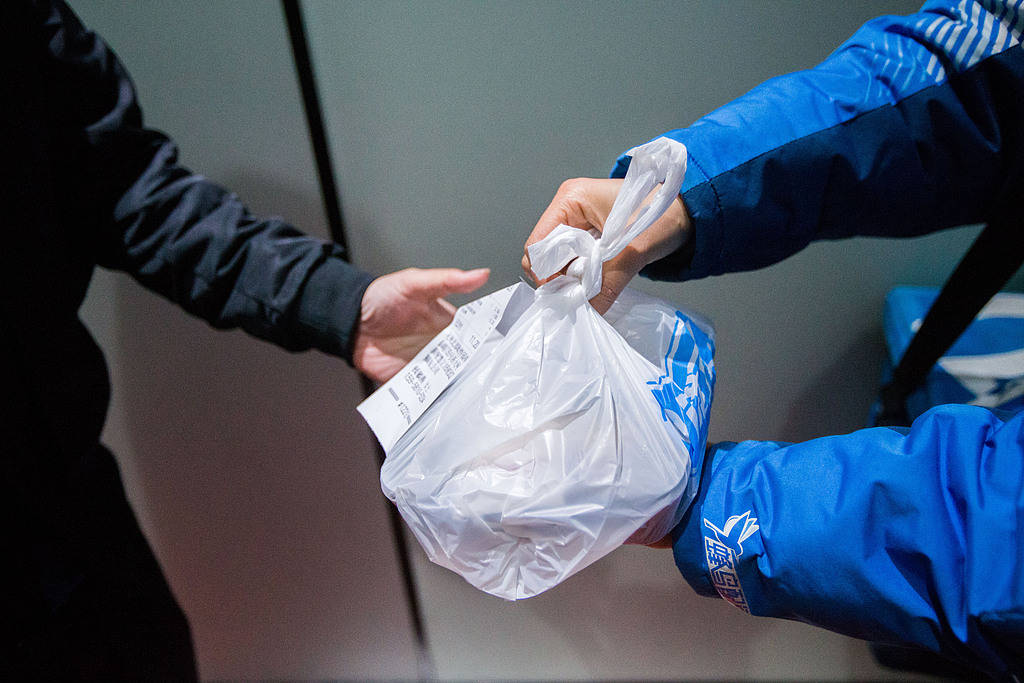 二孩妈妈四线小城送外卖<strong></p>
<p>虚拟牛莱币</strong>，一天跑9小时算是打零工