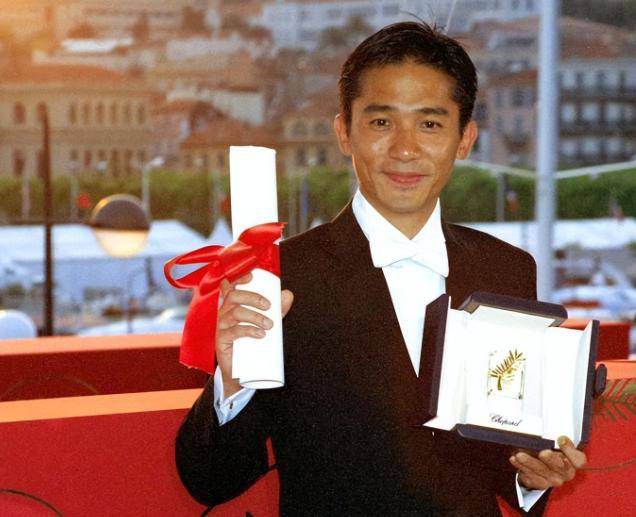 谢霆锋为何不爱年轻漂亮的张柏芝<strong></p>
<p>虚拟牛莱币</strong>，偏偏对55岁王菲，如此痴情？