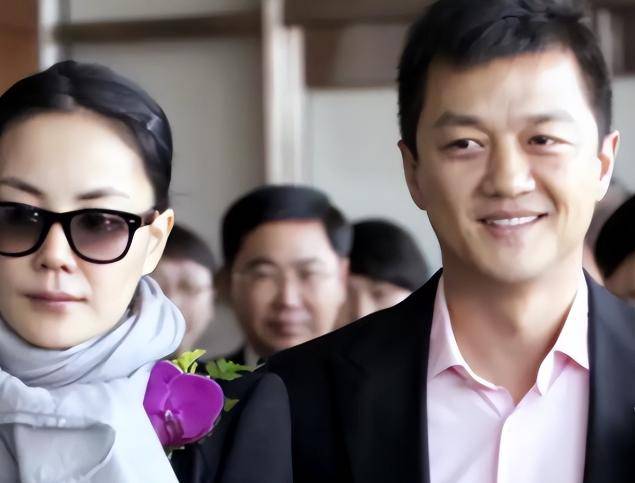 谢霆锋为何不爱年轻漂亮的张柏芝<strong></p>
<p>虚拟牛莱币</strong>，偏偏对55岁王菲，如此痴情？