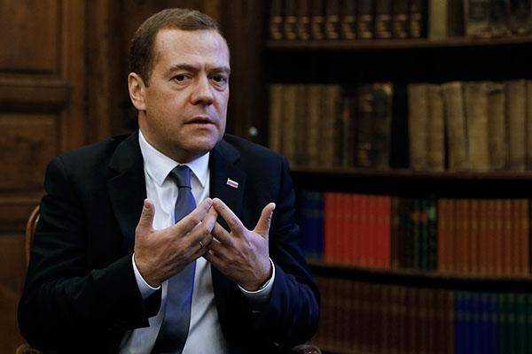 中俄之间<strong></p>
<p>美国交易所虚拟币</strong>,还有“疙瘩”没解开?梅德韦杰夫主动提出2个解决方案