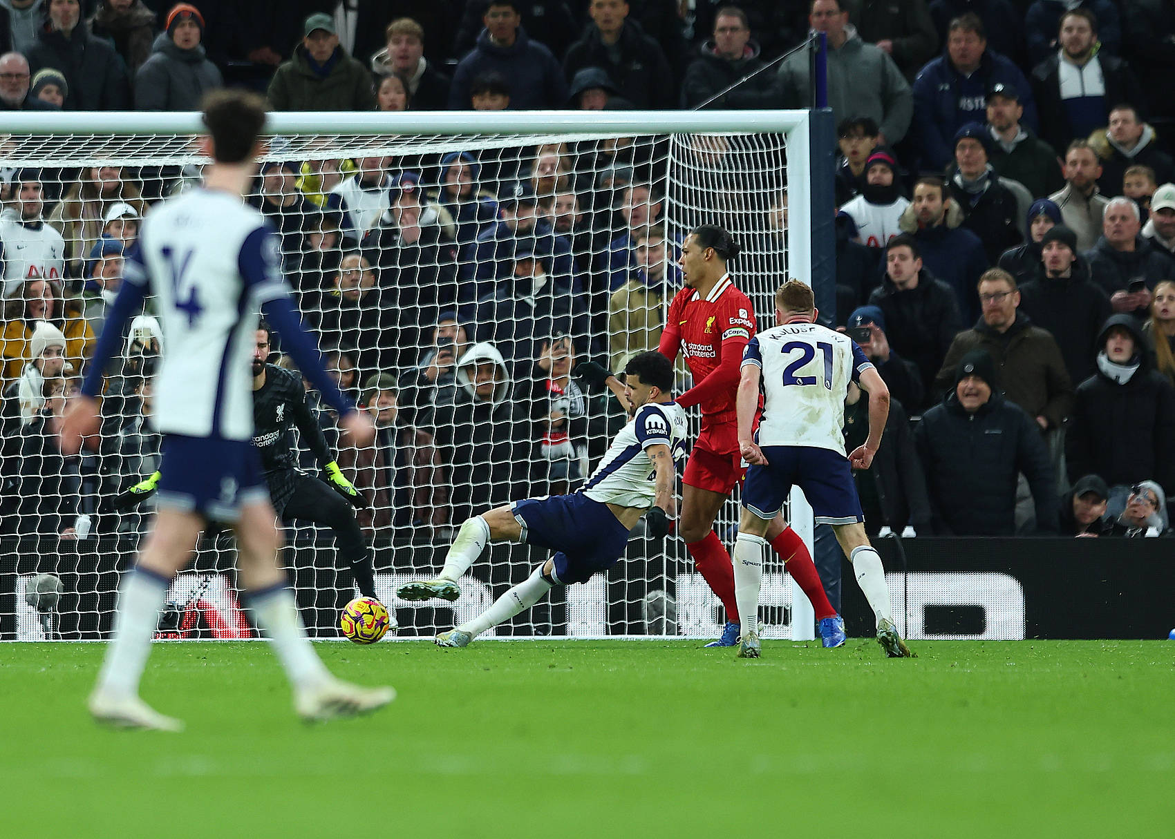 互捅局<strong></p>
<p>邦尼虚拟币</strong>！英超-萨拉赫2射2传 利物浦6-3热刺获圣诞冠军