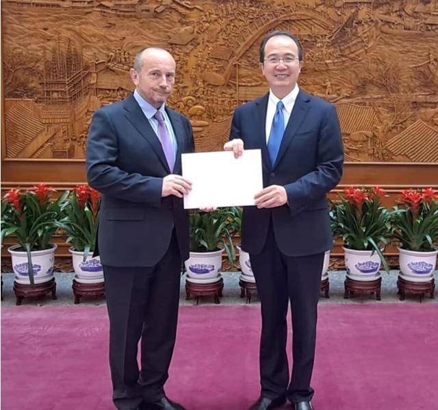 安理会争吵<strong></p>
<p>虚拟币锻造</strong>，中方话音刚落，乌驻华大使被免职，基辅政策有变？