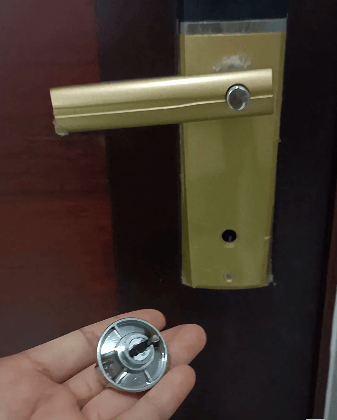 云南3名女生因门锁损坏被困民宿<strong></p>
<p>虚拟币锻造</strong>，错过考研最后一科！最新回应