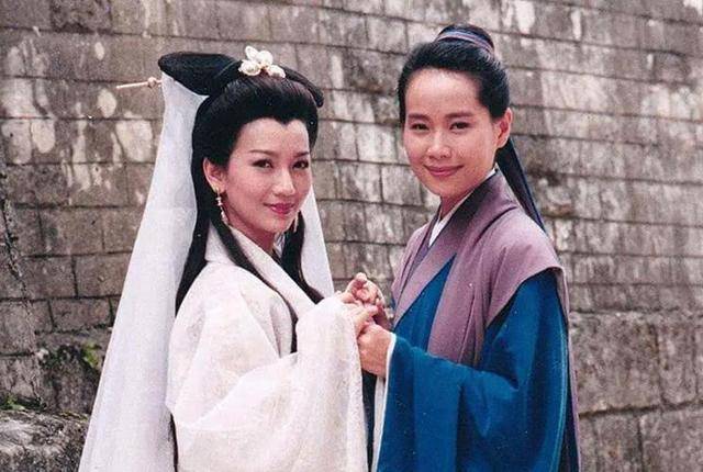 曝61岁叶童香港行生图<strong></p>
<p>三体虚拟币</strong>，身材干瘪脸上画大浓妆，多人追着索要签名