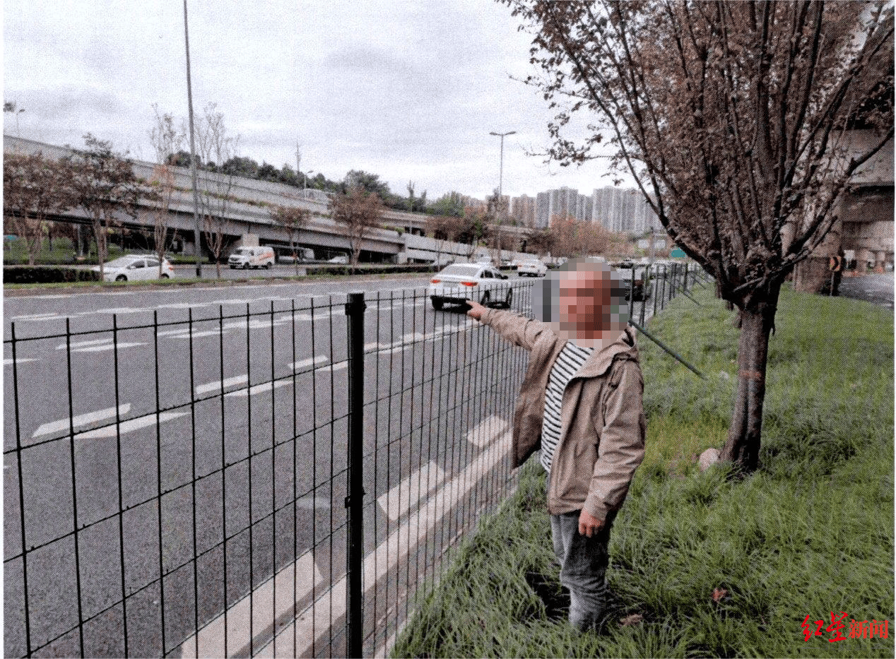 成都三环主路惊现小轿车跨过隔离带掉头<strong></p>
<p>替买虚拟币</strong>，原来是司机酒驾走错路……