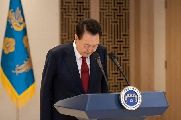 法院下达“最后通牒”<strong></p>
<p>替买虚拟币</strong>，连抓人带抄家，尹锡悦还能垂死挣扎一下？