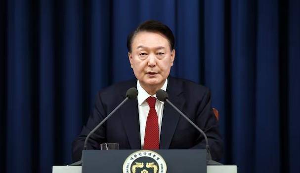 法院下达“最后通牒”<strong></p>
<p>替买虚拟币</strong>，连抓人带抄家，尹锡悦还能垂死挣扎一下？