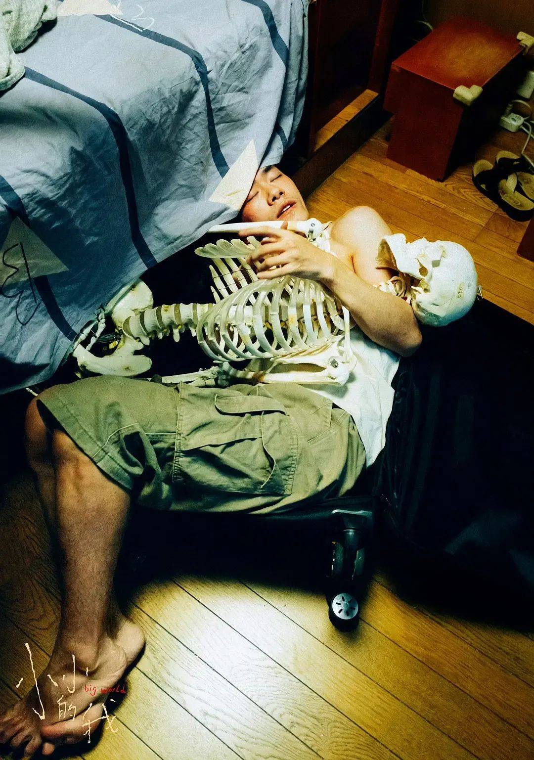 五天破3亿<strong></p>
<p>替买虚拟币</strong>，易烊千玺演技封神！文艺片《小小的我》成票房爆款，做对了什么？