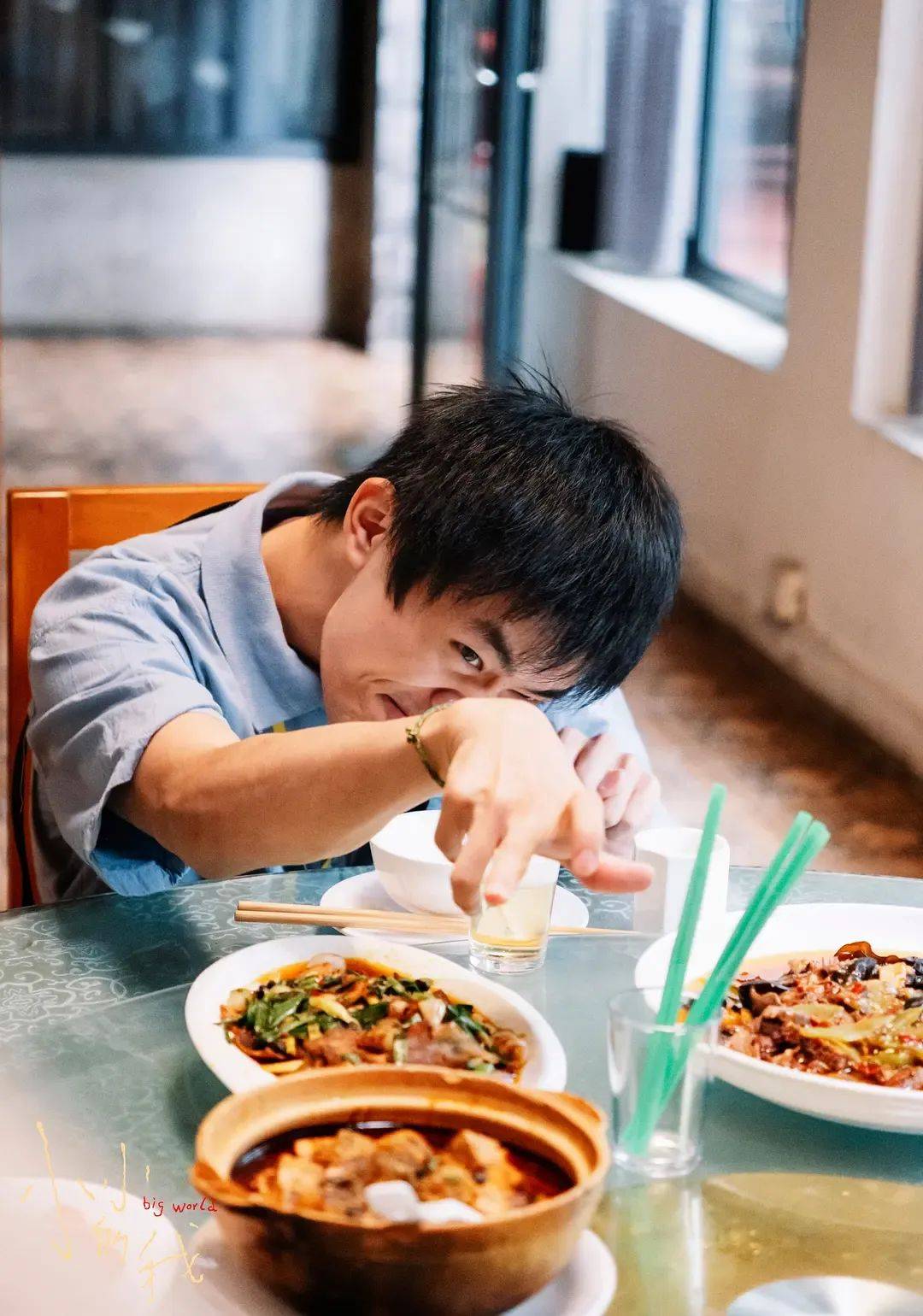 五天破3亿<strong></p>
<p>替买虚拟币</strong>，易烊千玺演技封神！文艺片《小小的我》成票房爆款，做对了什么？