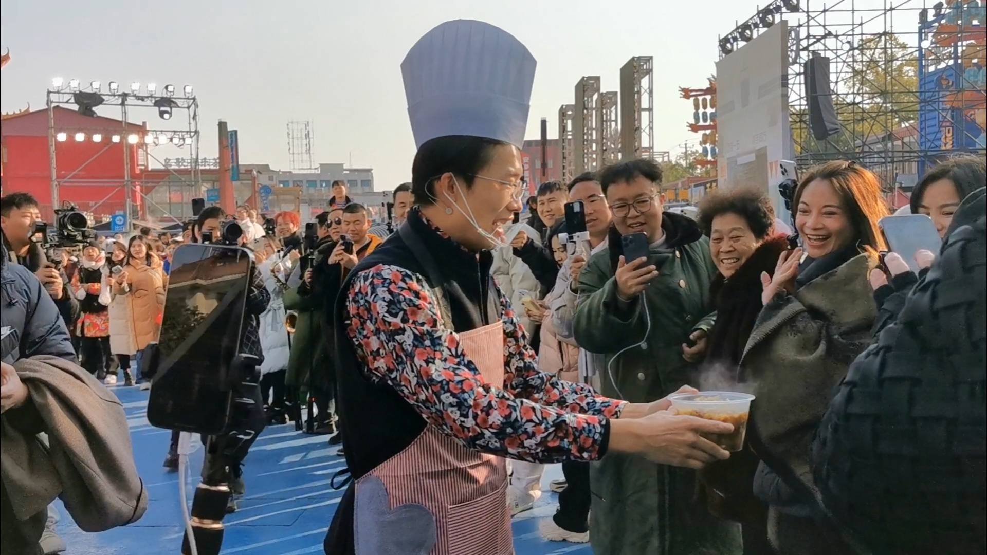 郭有才爆火半年后：就像在做梦<strong></p>
<p>替买虚拟币</strong>，过得轻飘飘的