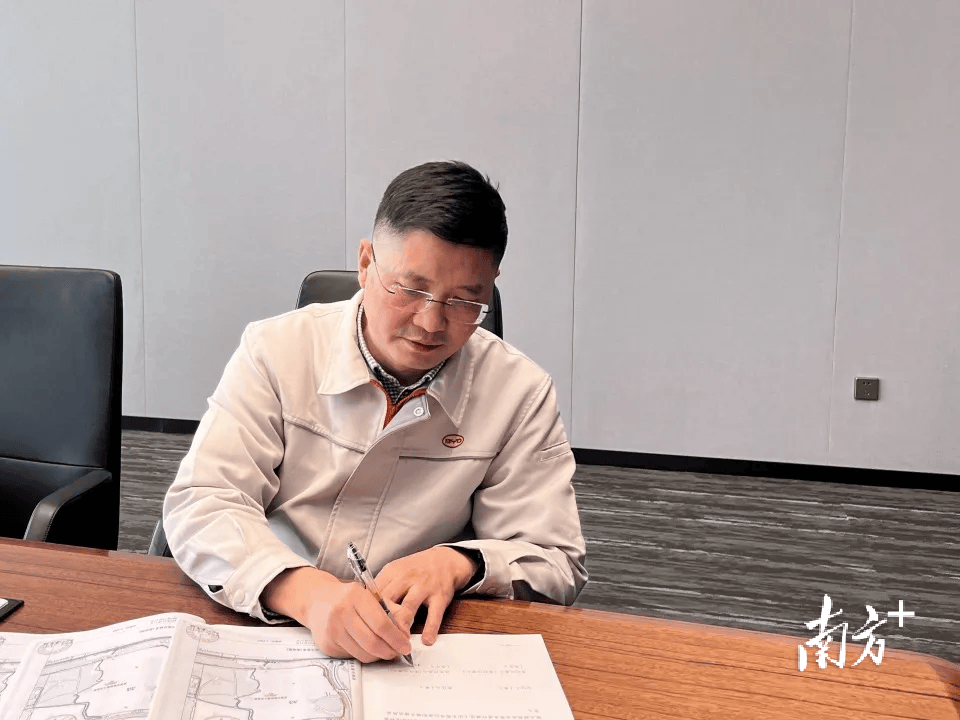 签了！比亚迪东莞再拿地<strong></p>
<p>亚博虚拟币</strong>，投资额超30亿元