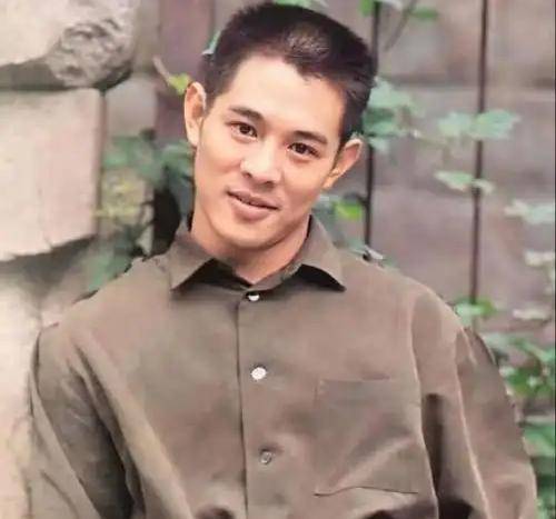 李连杰:后事一切从简<strong></p>
<p>虚拟币牛人</strong>，不用立碑也不用办丧事，树葬海葬都可以