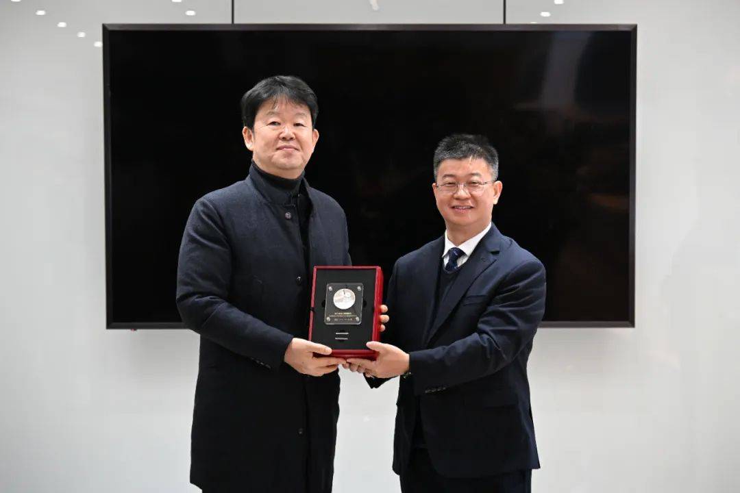 超1000辆<strong></p>
<p>虚拟币牛人</strong>！比亚迪电动大巴这一国家交付破纪录