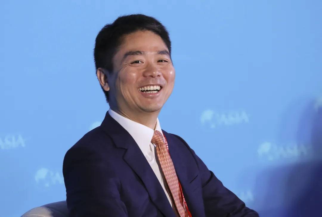 多位老师回应“刘强东发10万现金”<strong></p>
<p>亿博虚拟币</strong>，师生旧合照曝光